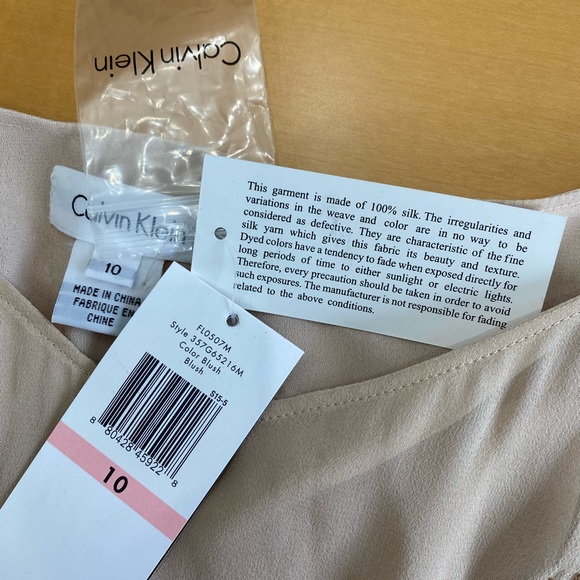 Ladies Calvin Klein top, size 10. NWT - Picture 2 of 4